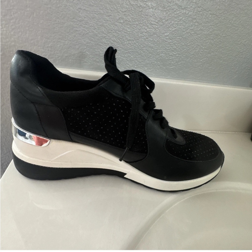 Dkny Black and Silver Sneakers with Sporty Platform